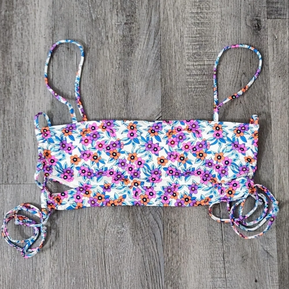 New!Frankie's Bikinis Flower Farm Bikini‎ Top